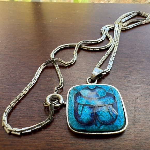 Vintage 1940s -1950s Sterling Silver Egyptian Revival Scarab Enamel Necklace✨ - Picture 2 of 15